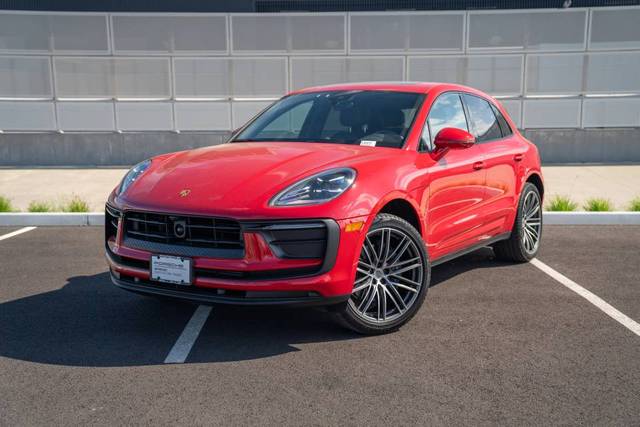 2023 Porsche Macan  AWD photo