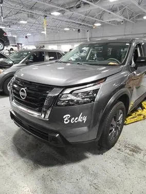 2023 Nissan Pathfinder S FWD photo