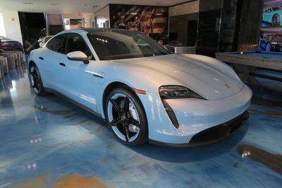 2022 Porsche Taycan RWD photo