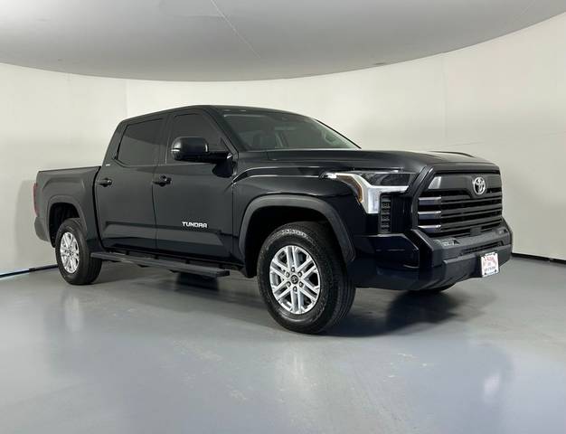 2023 Toyota Tundra SR5 4WD photo