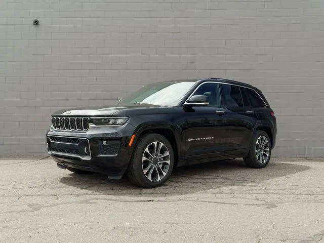 2023 Jeep Grand Cherokee Overland 4WD photo