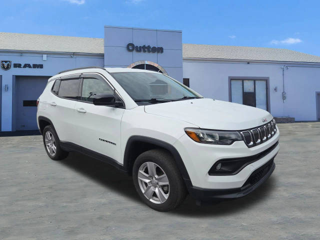 2022 Jeep Compass Latitude 4WD photo