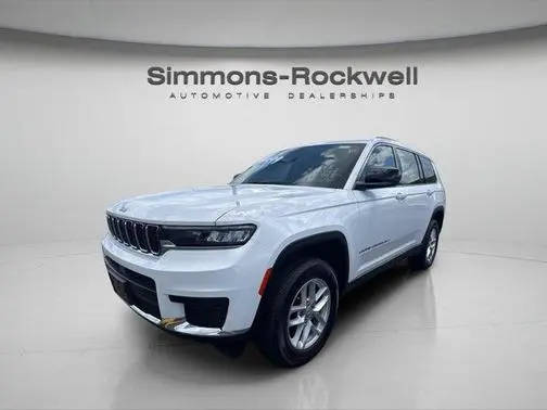 2023 Jeep Grand Cherokee L Laredo 4WD photo
