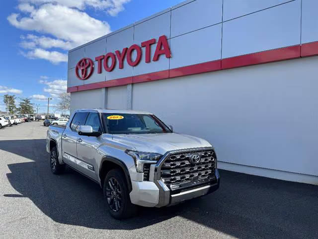 2023 Toyota Tundra Platinum 4WD photo