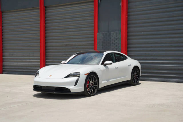 2022 Porsche Taycan 4S AWD photo