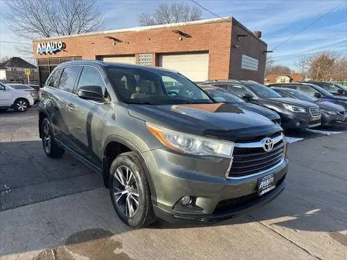 2016 Toyota Highlander XLE AWD photo