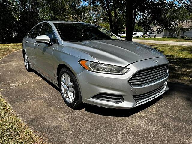 2016 Ford Fusion SE FWD photo