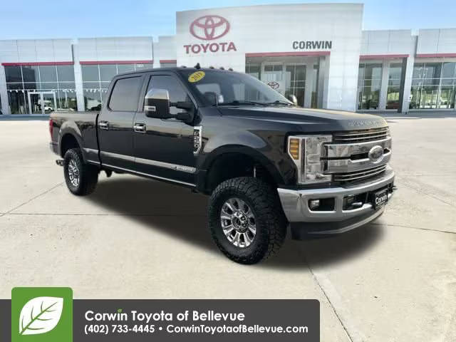 2019 Ford F-250 Super Duty LARIAT 4WD photo