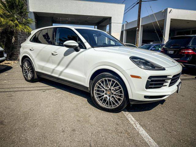 2022 Porsche Cayenne Platinum Edition AWD photo
