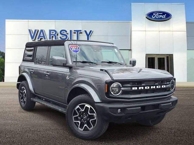 2023 Ford Bronco 4 Door Outer Banks 4WD photo