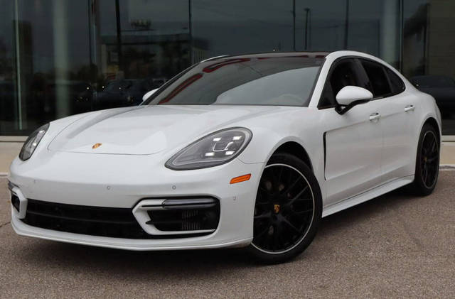 2023 Porsche Panamera 4S AWD photo