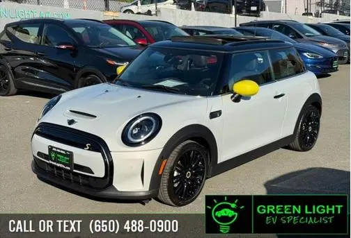 2023 MINI Hardtop 2 Door Cooper SE FWD photo