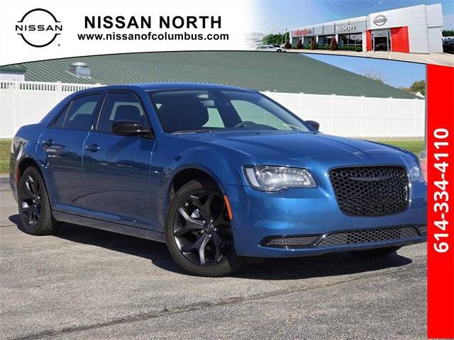 2023 Chrysler 300 Touring RWD photo