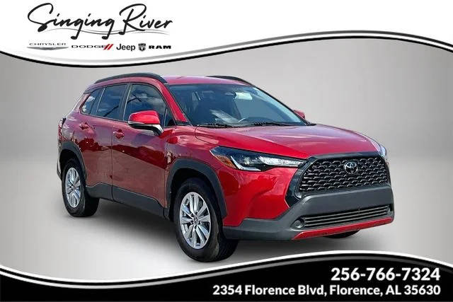 2023 Toyota Corolla Cross LE AWD photo