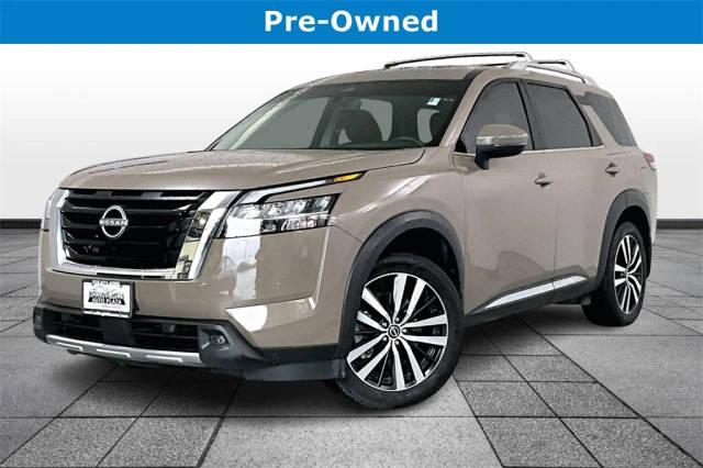 2023 Nissan Pathfinder Platinum 4WD photo