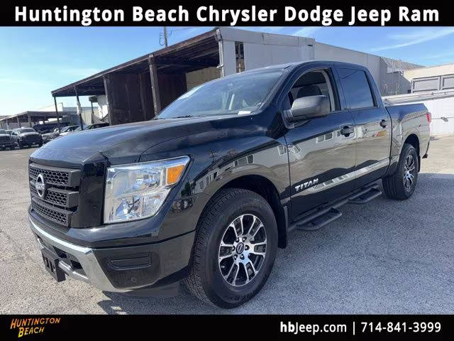 2023 Nissan Titan SV RWD photo