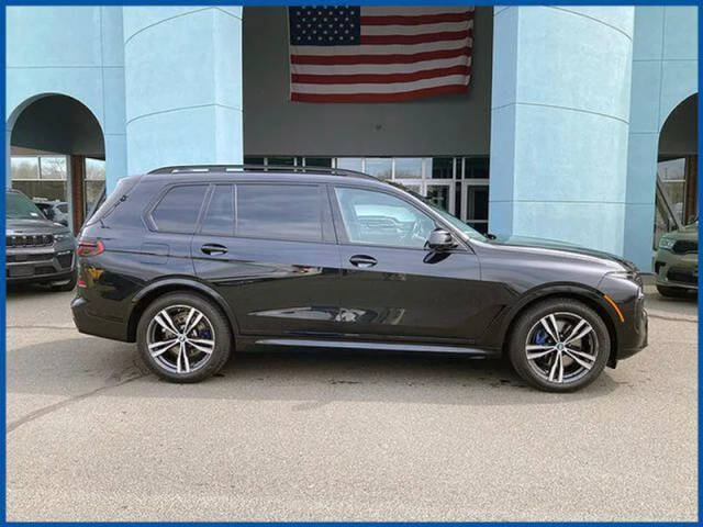2023 BMW X7 xDrive40i AWD photo