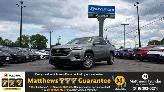 2023 Chevrolet Traverse LT Cloth AWD photo