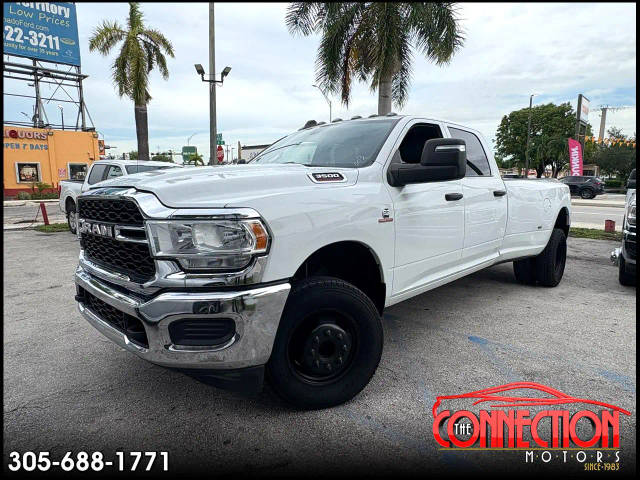 2023 Ram 3500 Tradesman 4WD photo