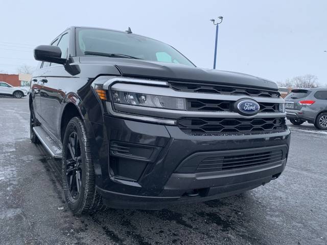 2023 Ford Expedition XLT 4WD photo