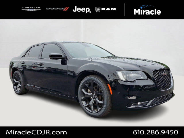 2023 Chrysler 300 300S RWD photo
