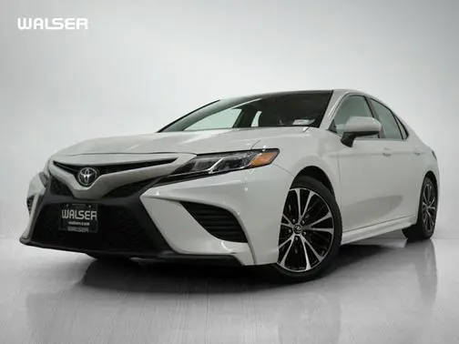 2020 Toyota Camry SE FWD photo