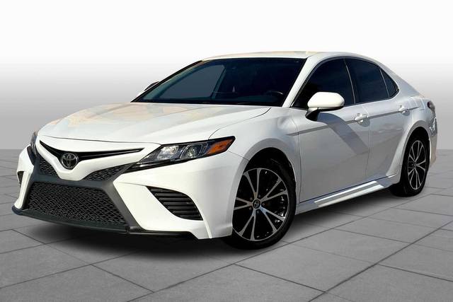 2020 Toyota Camry SE FWD photo