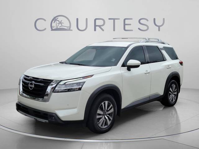 2023 Nissan Pathfinder SL 4WD photo