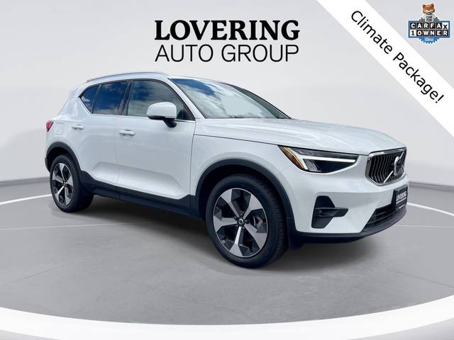 2023 Volvo XC40 Plus Bright Theme AWD photo