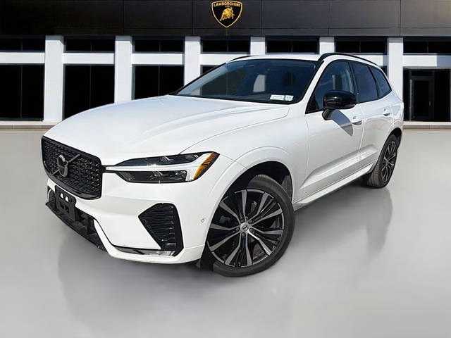 2023 Volvo XC60 Plus Dark Theme FWD photo