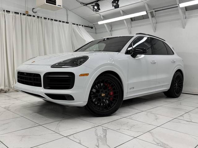 2023 Porsche Cayenne GTS AWD photo