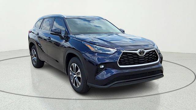 2023 Toyota Highlander XLE FWD photo