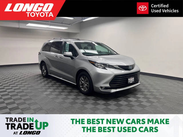 2023 Toyota Sienna XLE FWD photo