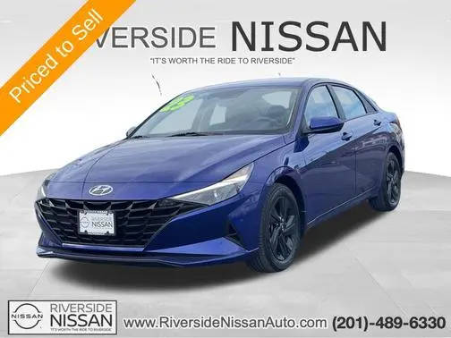 2023 Hyundai Elantra SEL FWD photo