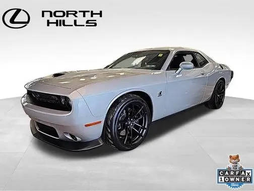 2022 Dodge Challenger R/T Scat Pack RWD photo