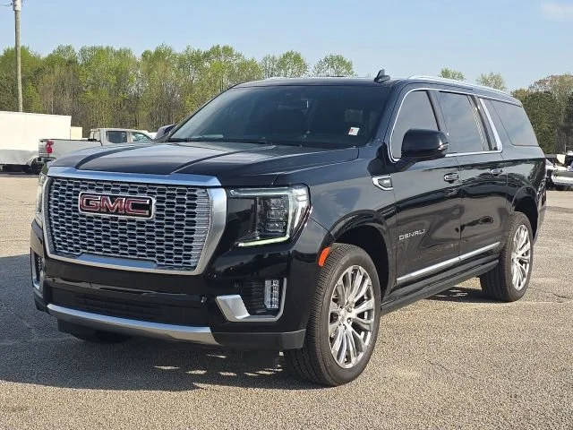 2023 GMC Yukon XL Denali 4WD photo