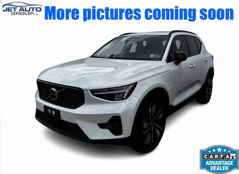 2023 Volvo XC40 Plus Dark Theme AWD photo