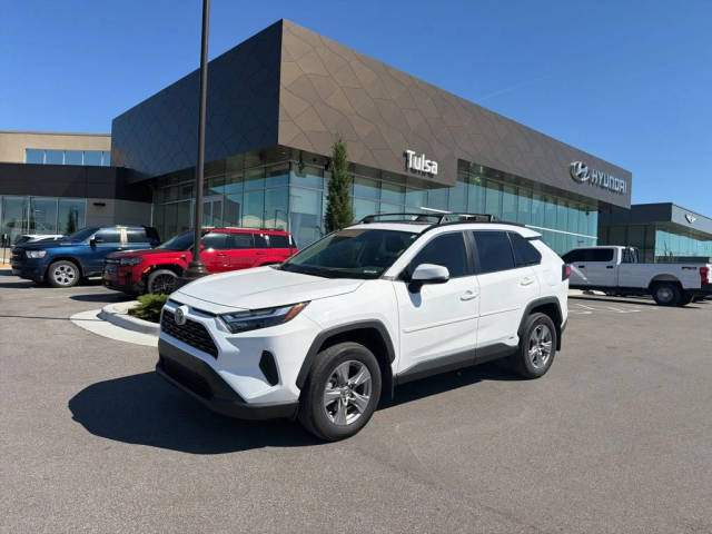 2023 Toyota RAV4 Hybrid XLE AWD photo