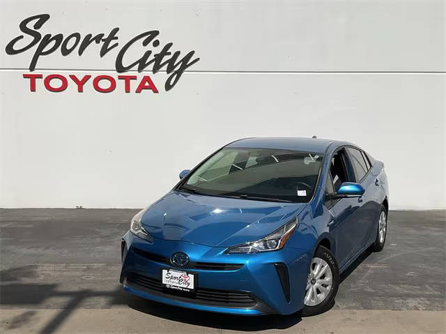 2022 Toyota Prius L Eco FWD photo