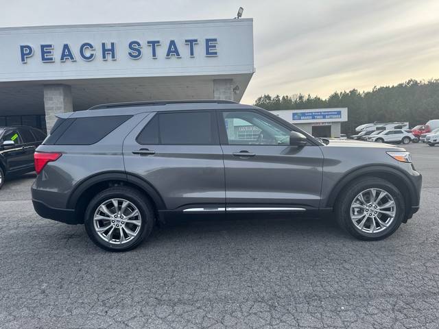 2023 Ford Explorer XLT 4WD photo
