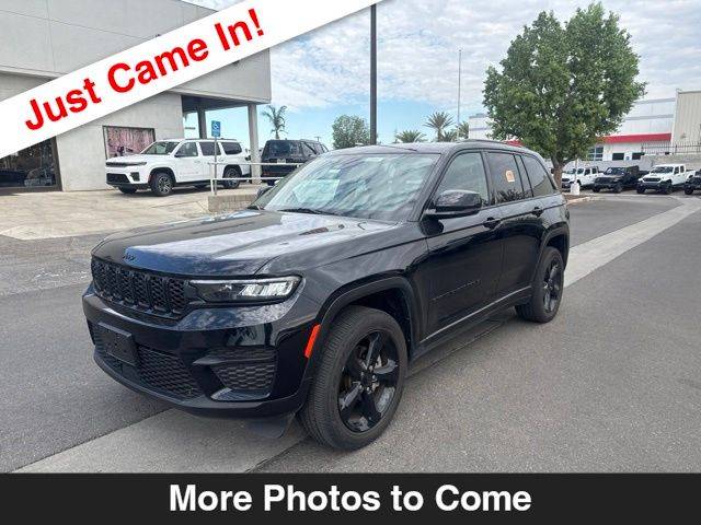 2023 Jeep Grand Cherokee Altitude 4WD photo