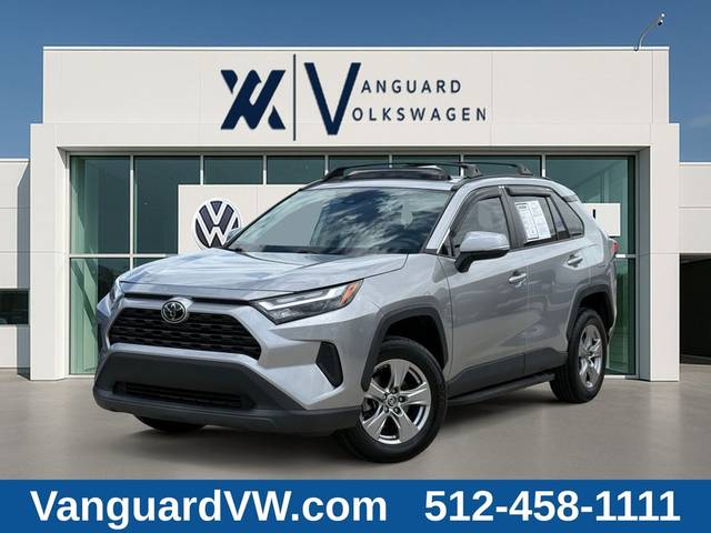 2023 Toyota RAV4 XLE FWD photo