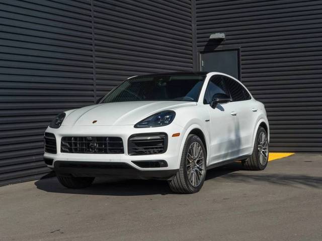 2023 Porsche Cayenne Coupe Platinum Edition Hybrid AWD photo