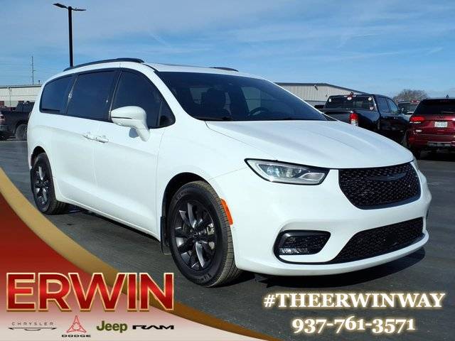 2021 Chrysler Pacifica Minivan Touring L FWD photo