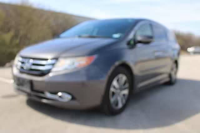 2015 Honda Odyssey Touring Elite FWD photo