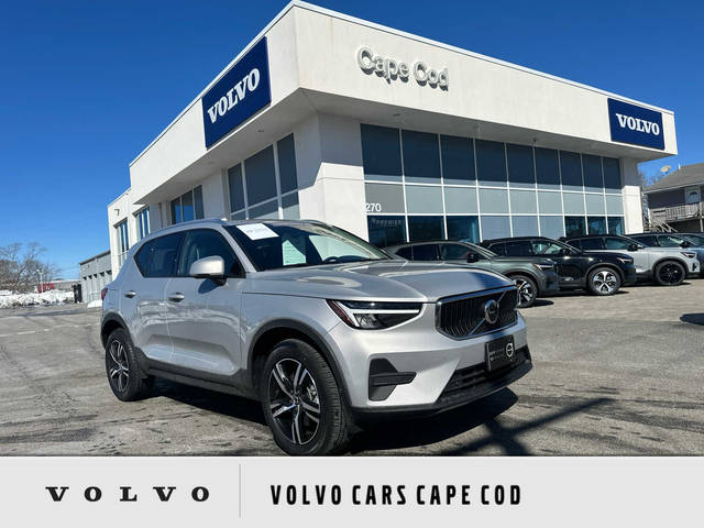 2023 Volvo XC40 Core AWD photo