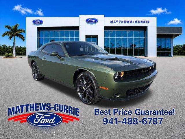 2023 Dodge Challenger SXT RWD photo