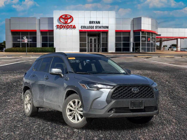 2023 Toyota Corolla Cross LE FWD photo