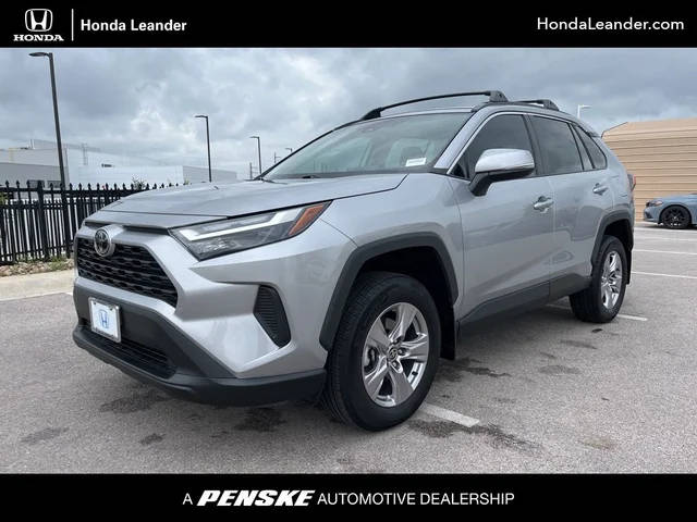 2023 Toyota RAV4 XLE FWD photo