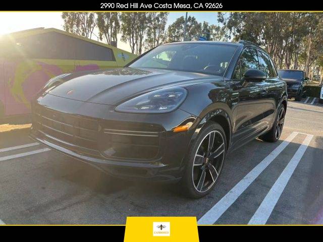 2023 Porsche Cayenne Turbo S E-Hybrid AWD photo
